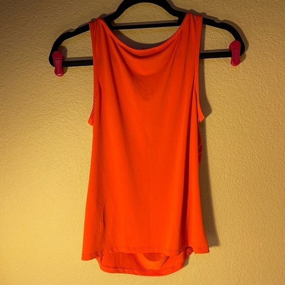 KENNETH Cole Bold Orange Faux Wrap Tank Top Medium Stretchy Flattering Travel - Picture 3 of 12